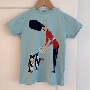 Mini Boden graphic t-shirt in size 7. Great condition